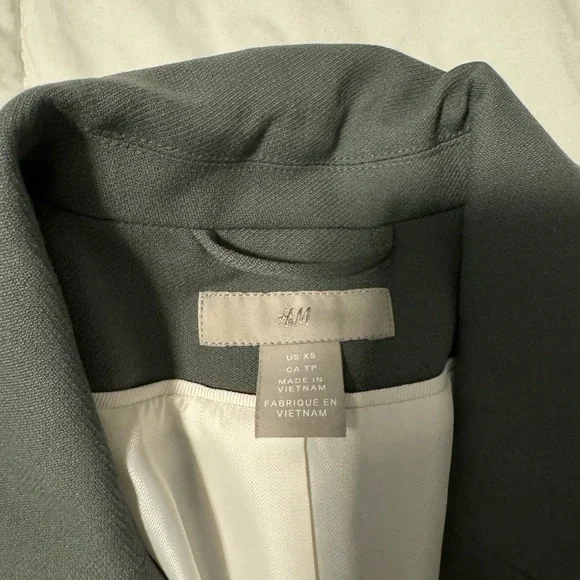 Xsmall H&M jacket - Picture 3 of 4